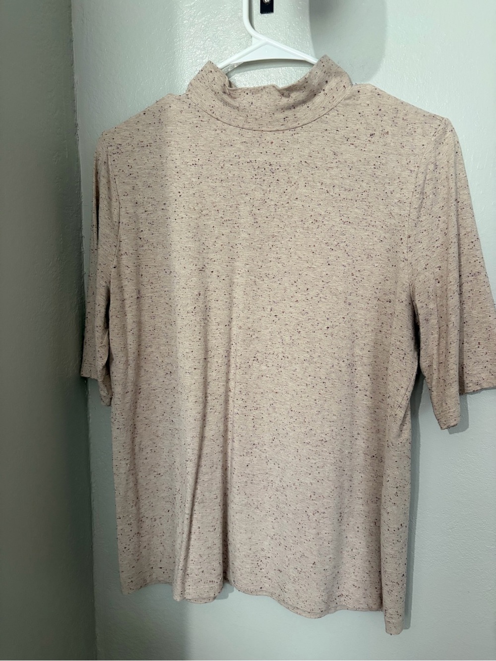 Yest Women’s Short Sleeve Mock Neck Top – Light Beige Speckle – Size 12